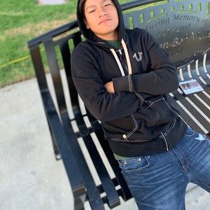 Meet your Posher, Javier